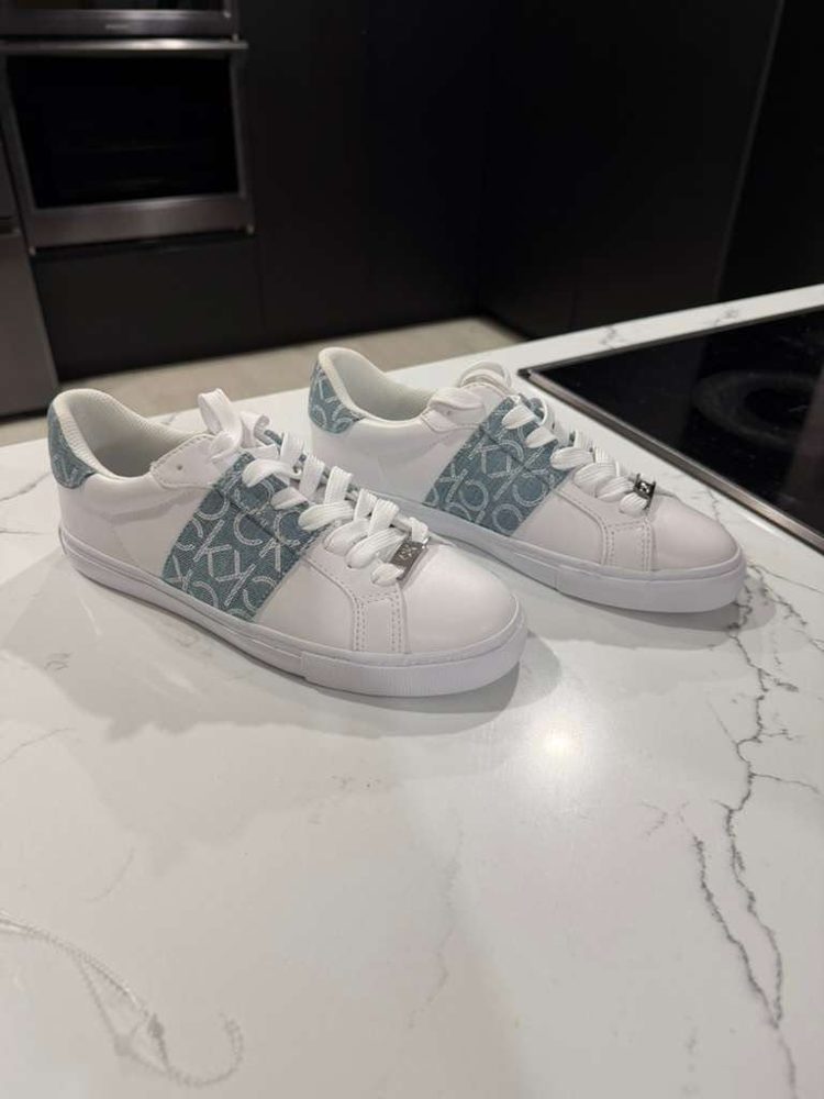 Calvin Klein Tenis Celestes